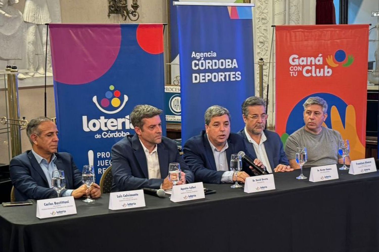 Gómez en la presentación en la Sala de Sorteos de la Lotería de Córdoba.