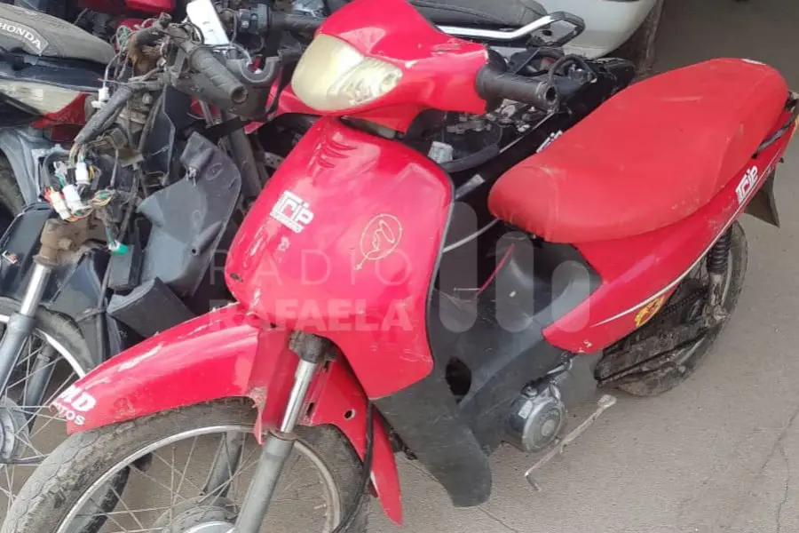 Abandonada, encontraron una moto que había sido robada a un joven
