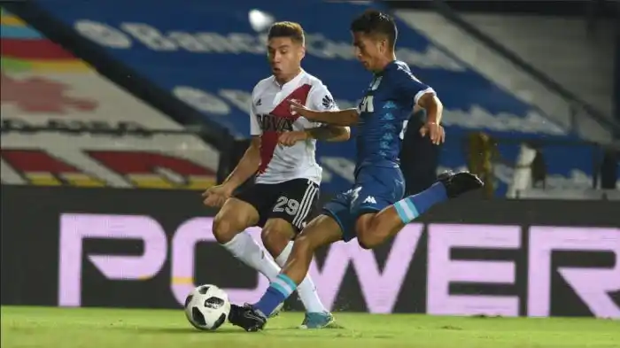 River superó a Racing en el Cilindro y se metió en zona de Sudamericana