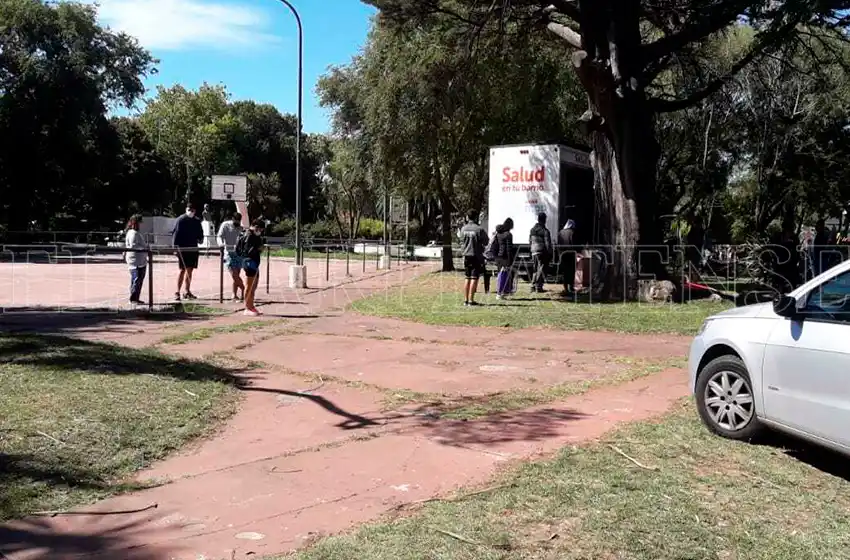 Centros de testeo en Mar del Plata: más cerca de los barrios, menos colapsos
