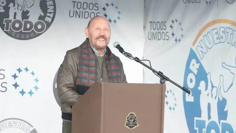 “Hay que demostrar que estamos firmes 
para ayudar a que la Patria no sea colonia”