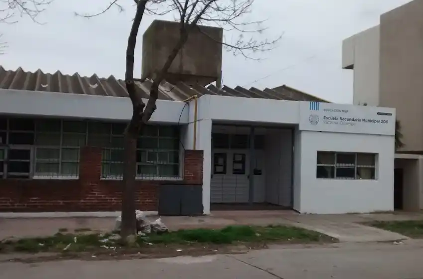 Aseguran un acatamiento total al paro de auxiliares de escuelas municipales