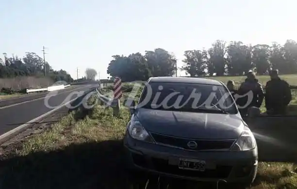 Familia resultó ilesa, tras un despiste con el auto en ruta 88