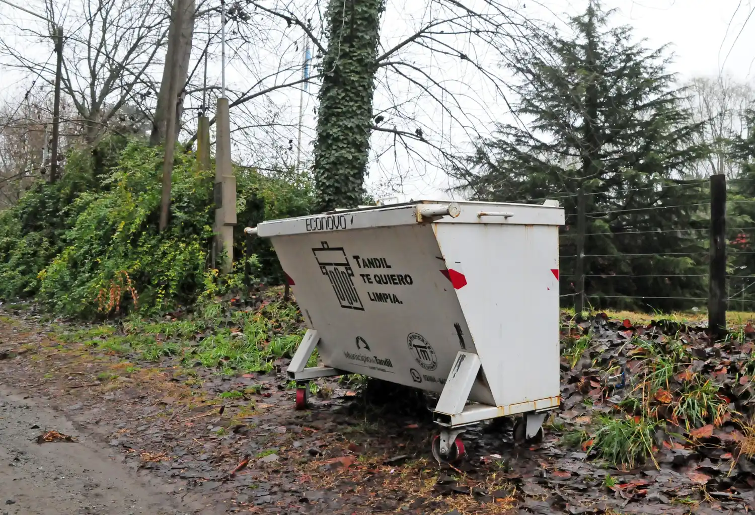 Vecinos de Cerro Leones expresaron su malestar por el nuevo sistema de recolección de residuos