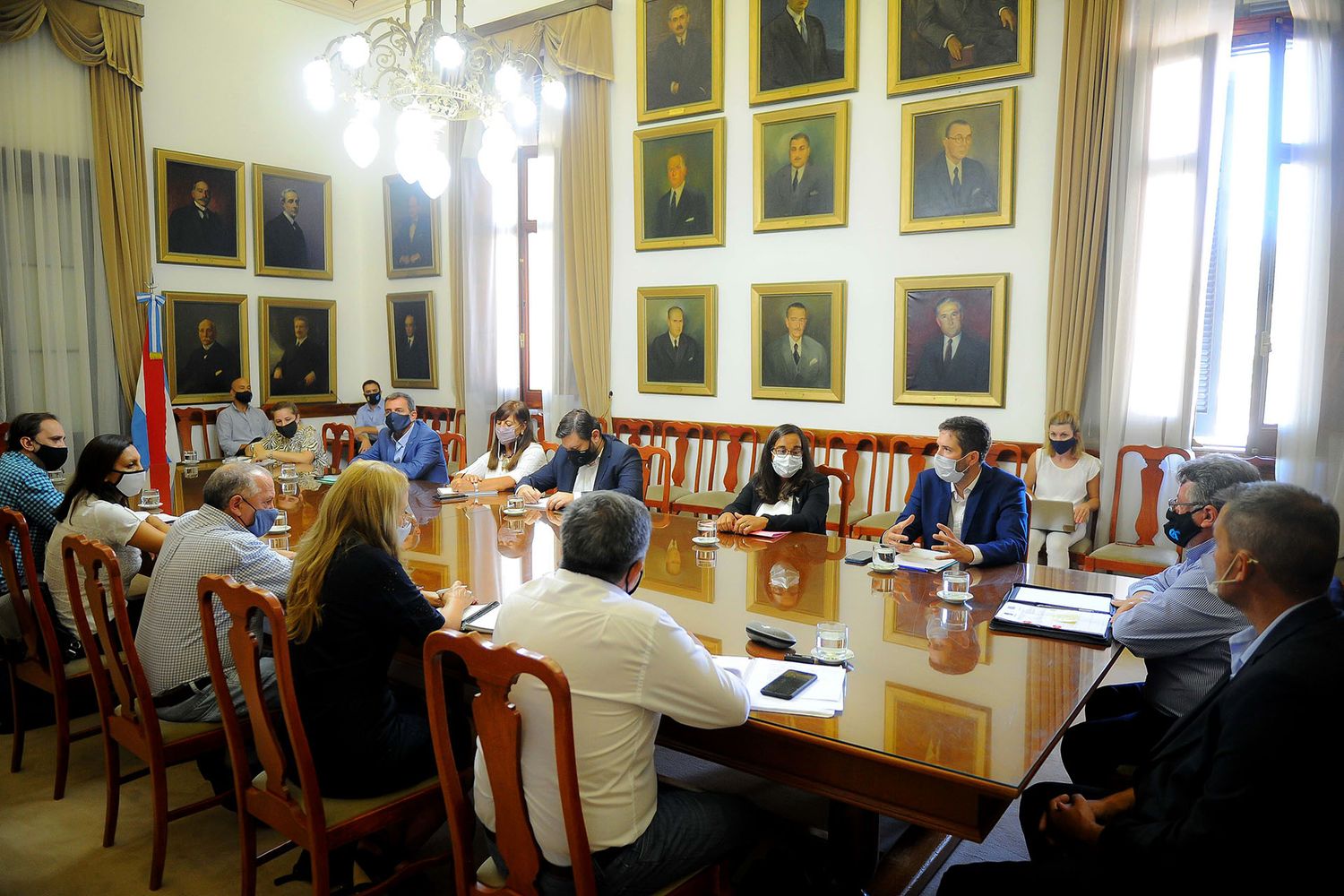El Gobierno y los Gremios trabajarán por la presencialidad