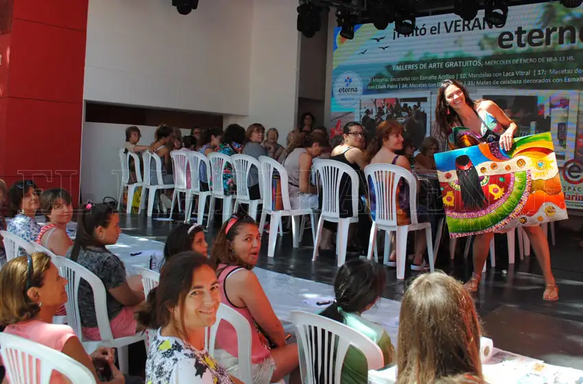 Con una gran participación, se realizó la clase gratuita de pintura