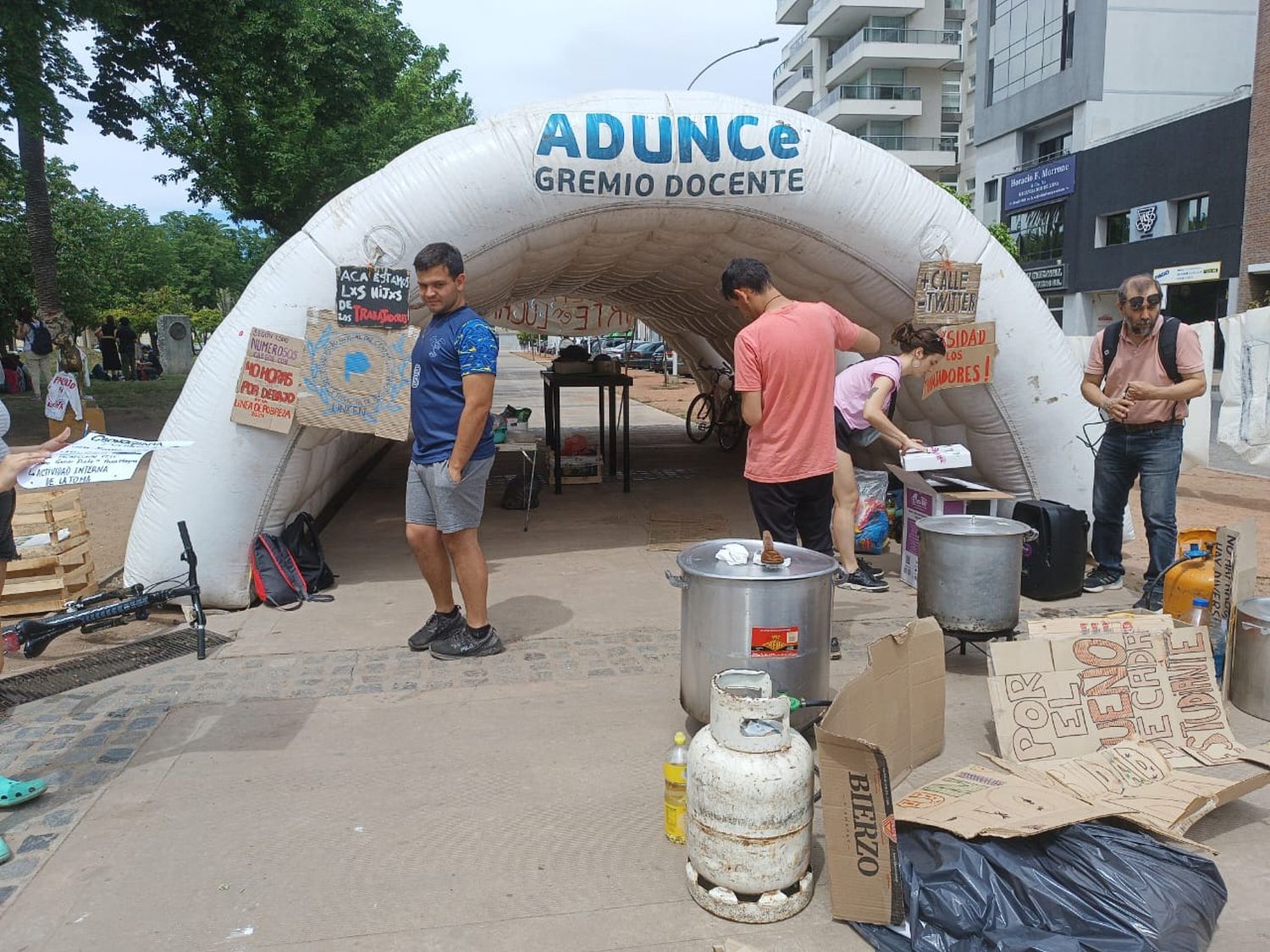 Olla popular en defensa de la universidad pública