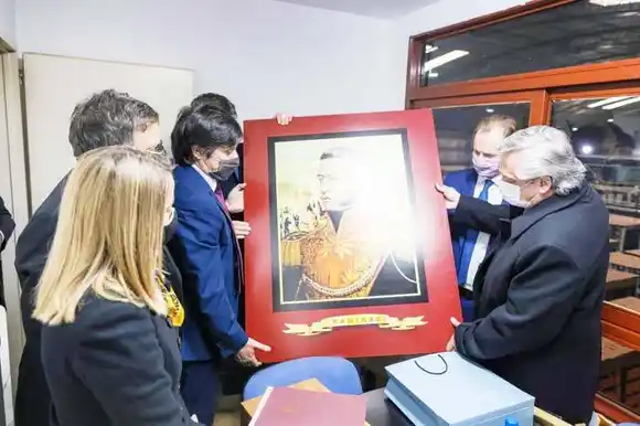 Un cuadro de Pancho Ramírez: El obsequio especial al  presidente Fernández