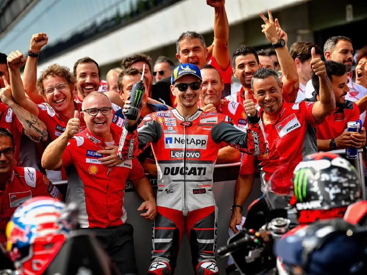 Dovizioso y Lorenzo van por más