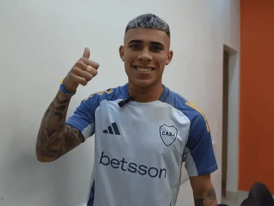 Ayrton Costa consiguió la visa y viaja a Estados Unidos a jugar  al Mundial de Clubes