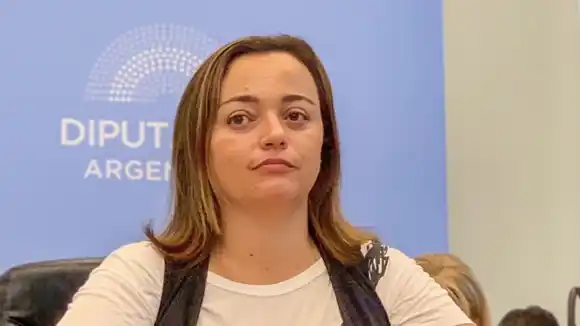 Cecilia Moreau dijo que Luis Caputo y Federico Sturzenegger “se ríen de los jubilados”