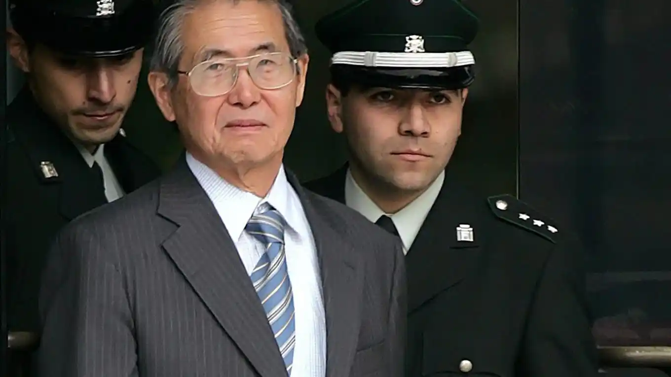 Fujimori le manda pan con queso a Humala en la cárcel