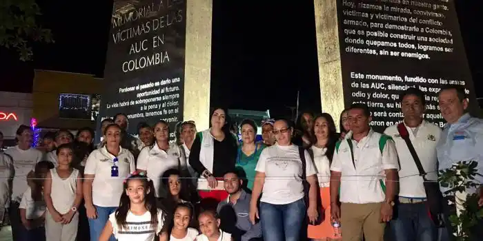 8.200 víctimas de paramilitares en Colombia son indemnizadas