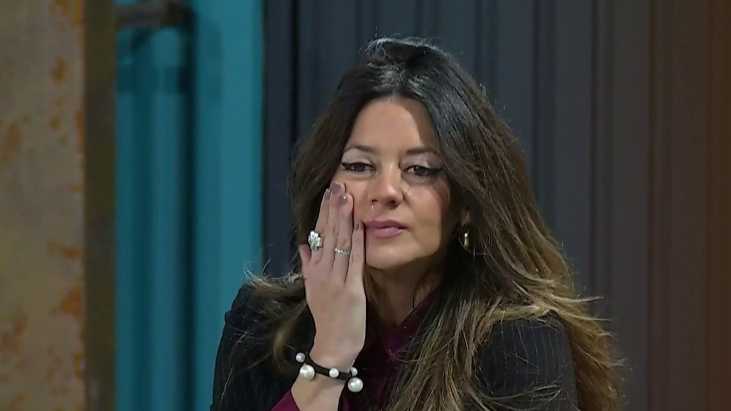 Eugenia se despidió de la casa.
