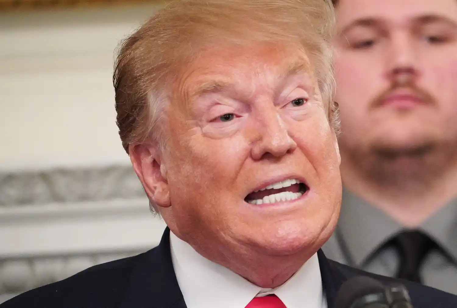 Trump vetó la resolución del Congreso contra la emergencia