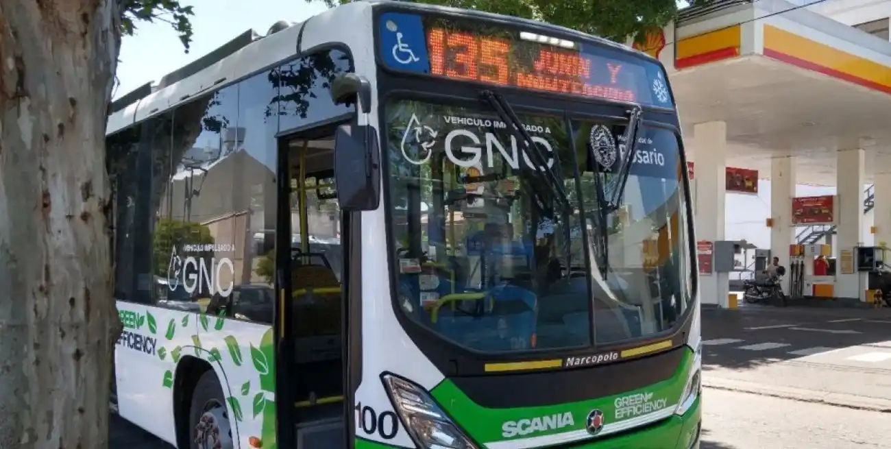 Este colectivo cumple con las normas Euro 6, que reducen las emisiones contaminantes de dióxido de carbono y la emisión sonora.