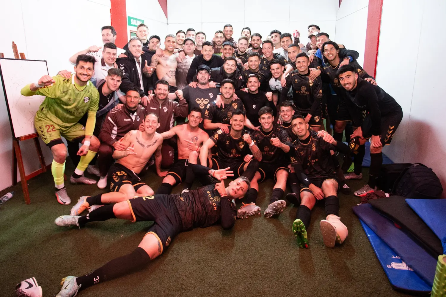 Platense se quedó con el clásico: Le ganó a Argentinos 2 a 0