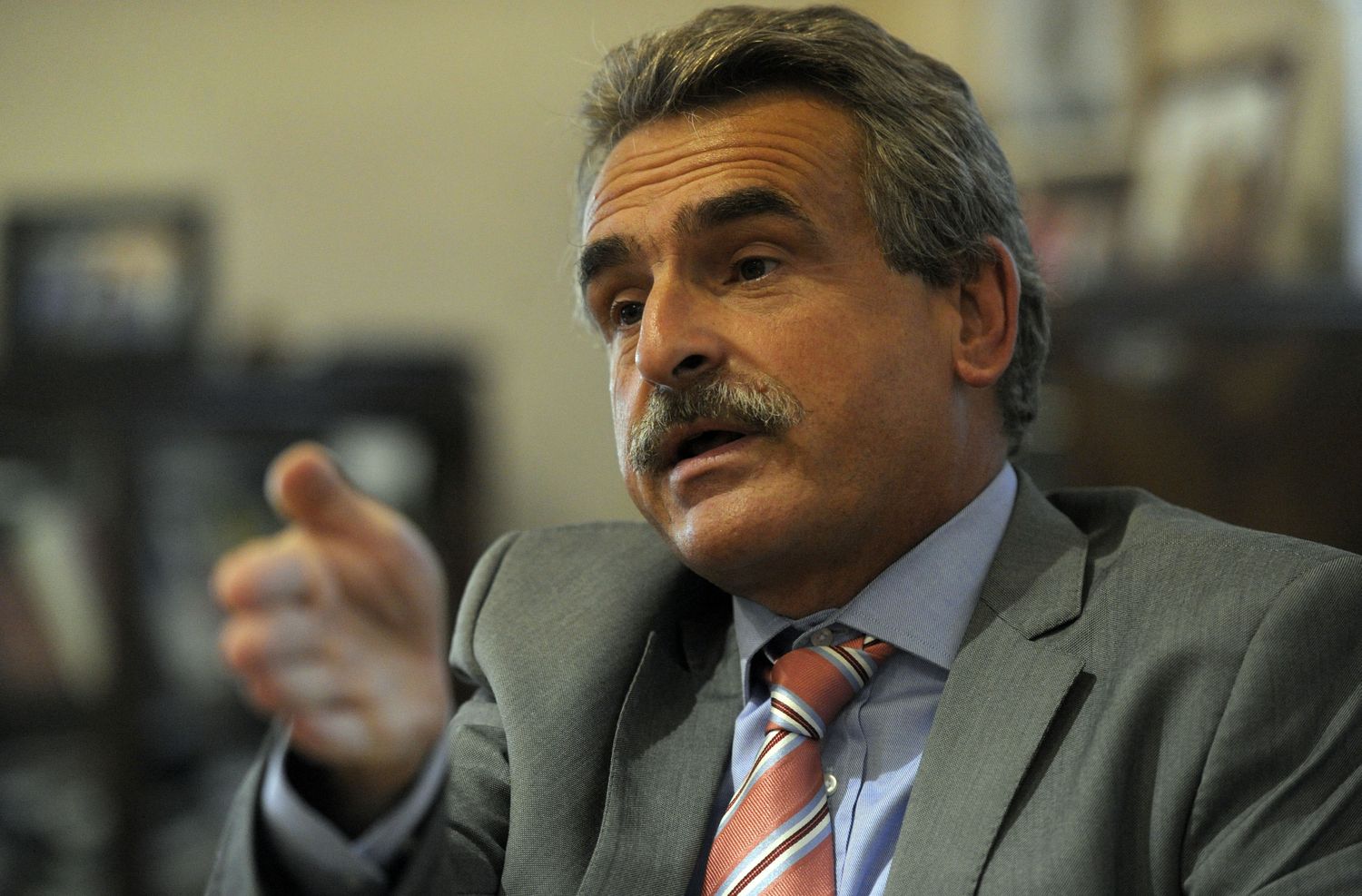 Rossi cuestionó la propuesta de reactivar el Servicio Militar: "No tiene lógica"