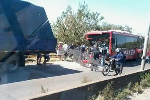 Al menos 40 personas heridas en un accidente de la ruta 36 