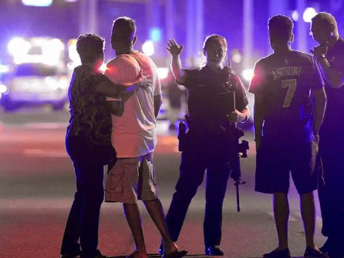 Cinco muertos y 18 heridos en un ataque ultraderechista en un bar LGBT de EE.UU