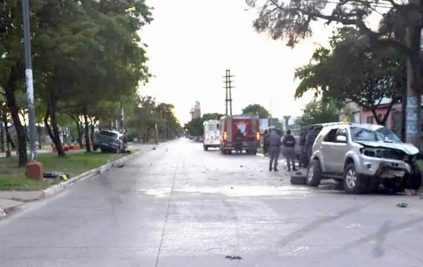 Siete lesionados en impactante choque entre dos vehículos