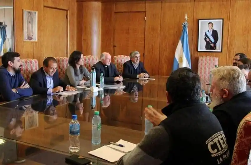 Preparan un bono de $3.000 para beneficiarios de planes sociales