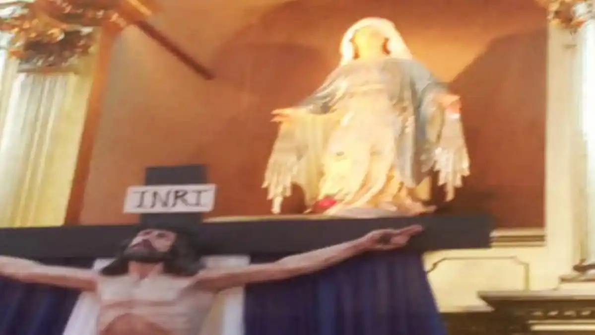 ¡NO HAY RESPETO! Profanan iglesia y se llevan corona de la Virgen La Milagrosa en Maracaibo