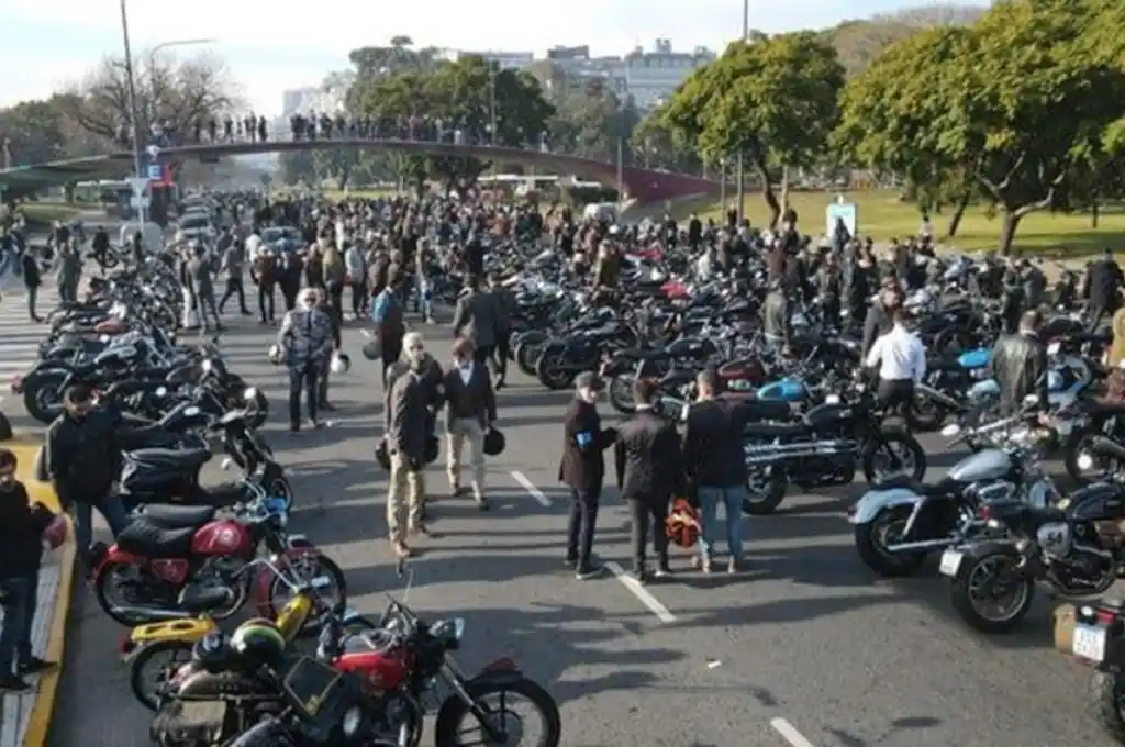 Motoqueros reclamaron justicia a una semana del crimen de Andrés Blaquier