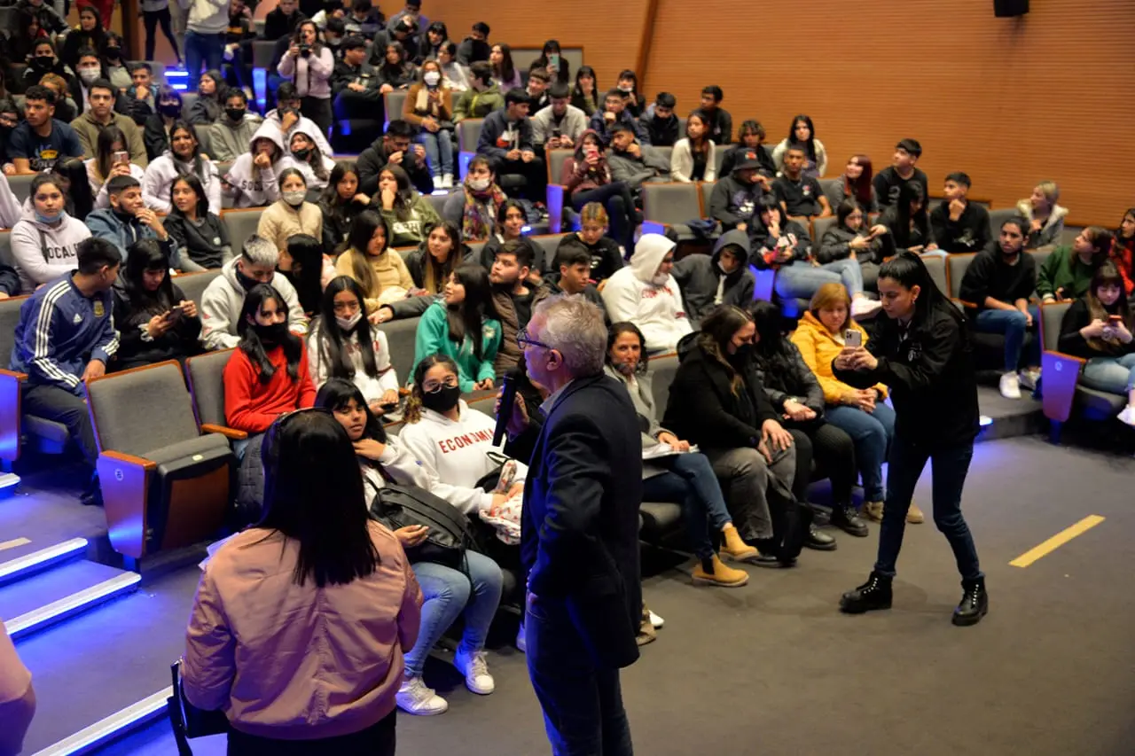 Zamora: "Vamos a seguir ampliando la oferta cultural con dos nuevos teatros para Tigre"