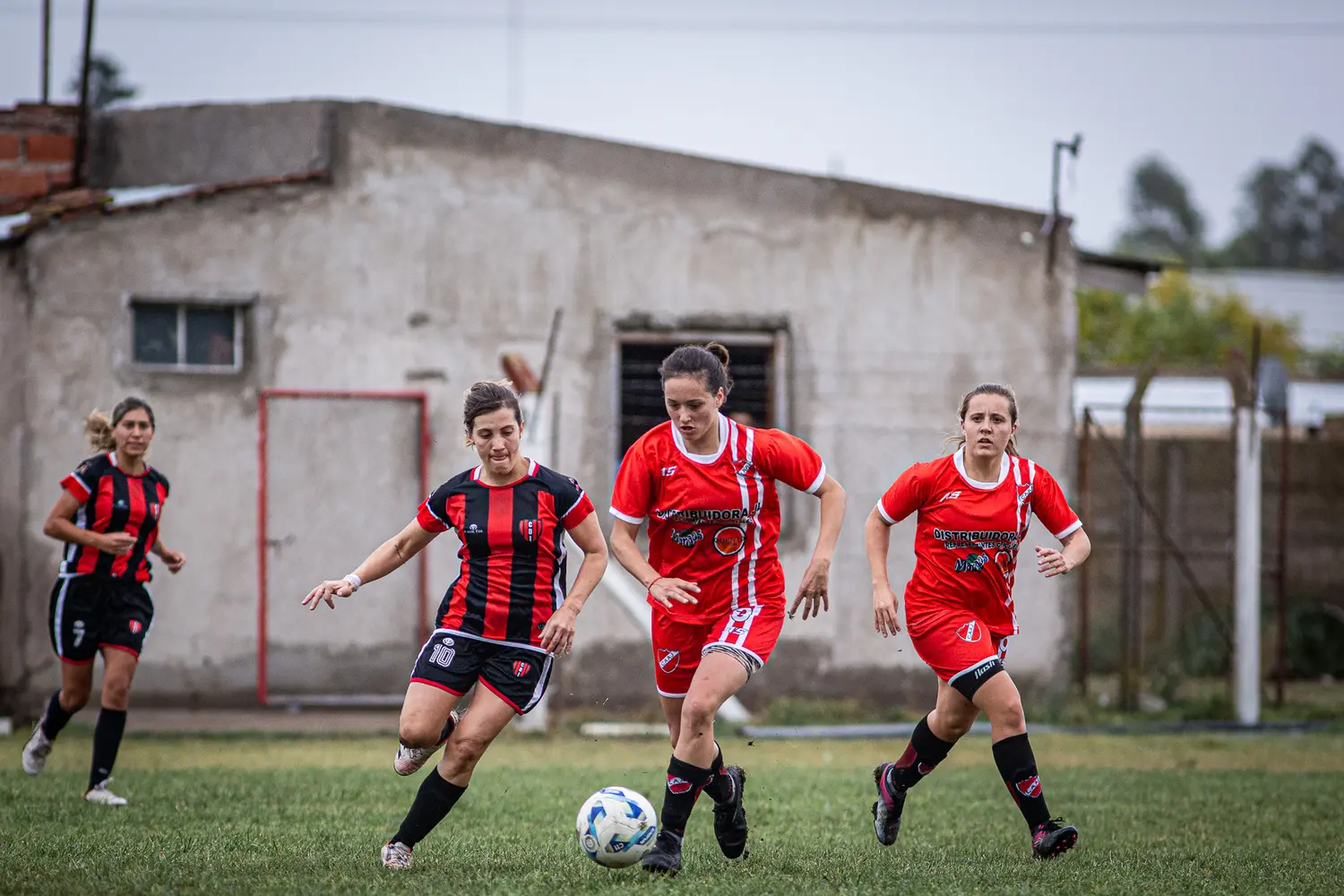 Actividad de domingo en el fútbol femenino