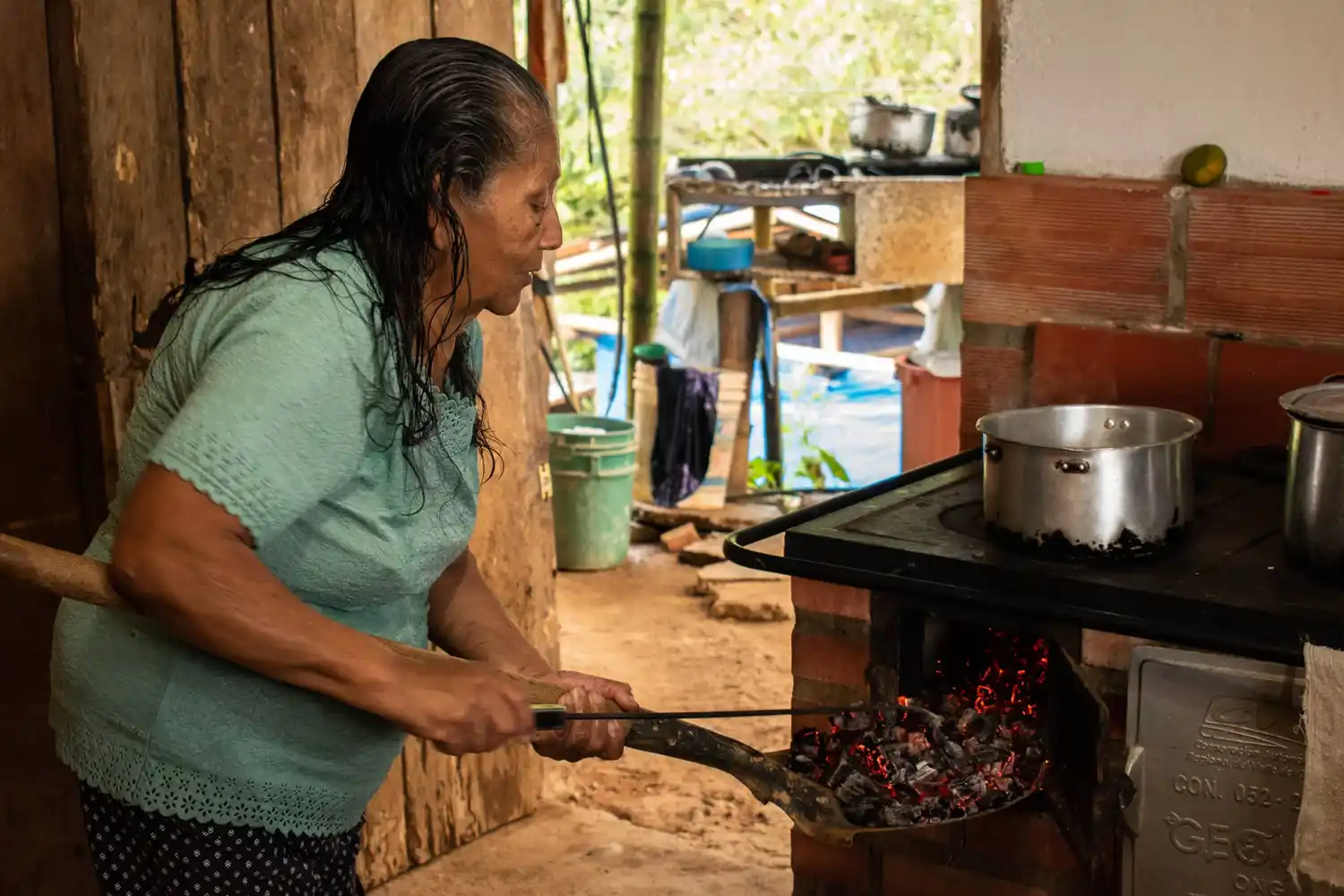 La mitad de la población carece de acceso a alguno de los servicios básicos