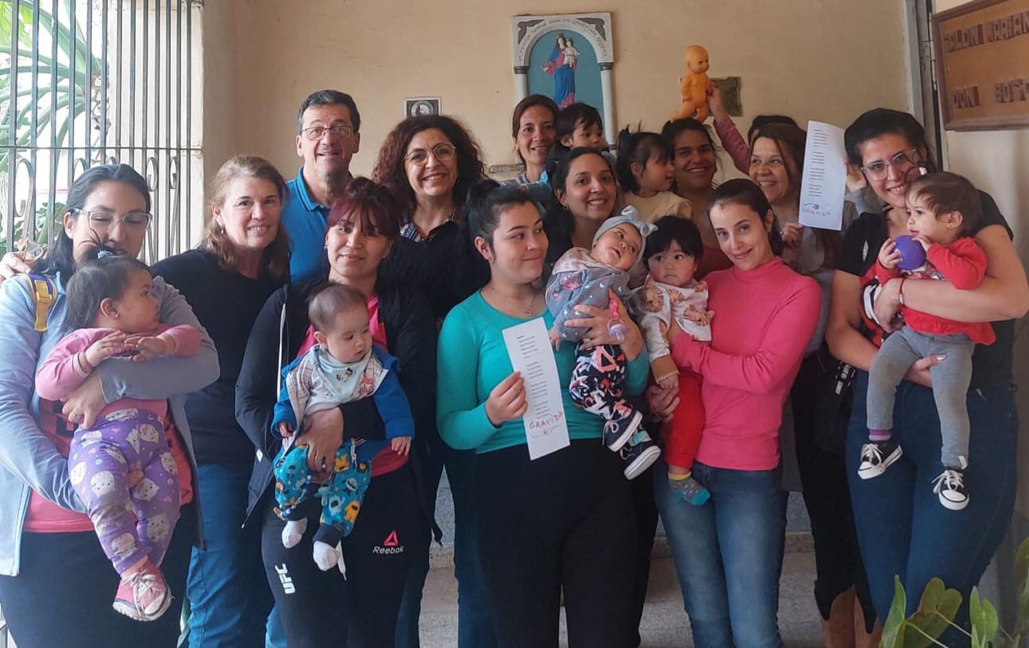 Grávida realiza encuentros comunitarios para asistencia y acompañamiento de las mamás y sus bebés.