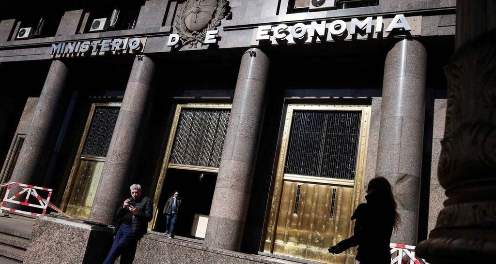 "En el mes de agosto de 2025, el gobierno nacional envió al consolidado de provincias más CABA $5.127.000 millones en concepto de coparticipación, leyes especiales y compensaciones", señala el informe. Foto: REUTERS / Cristina Silles.