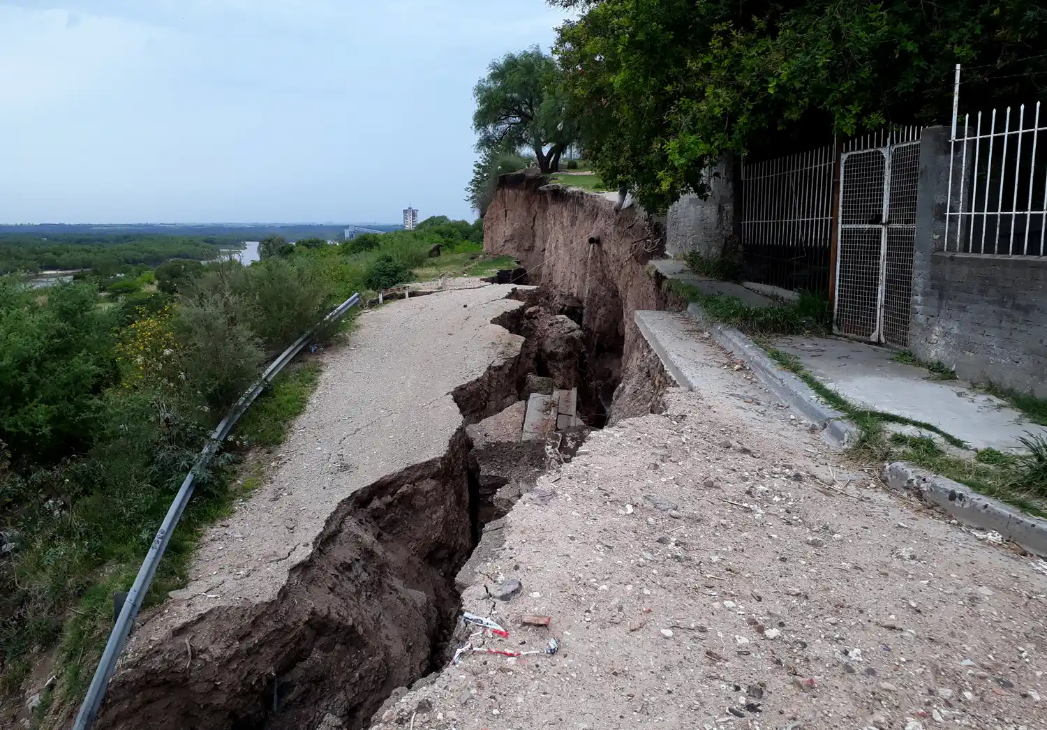 Aportes científicos ante el fenómeno de fractura de las barrancas en Diamante