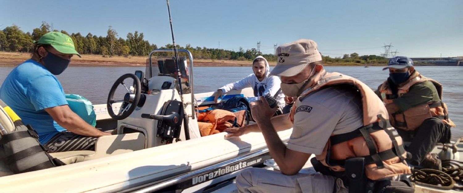 Se prorrogan las restricciones a la pesca comercial y deportiva en el río Paraná