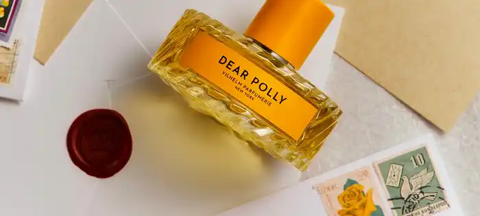 Room Service, el perfume inspirado en Greta Garbo, es el favorito de Victoria Beckham desde hace años y se convirtió en parte de su rutina diaria/ Nose Paris