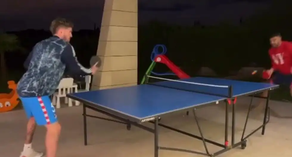 ¿De Paul o Vidal? Los futbolistas prueban con el ping pong