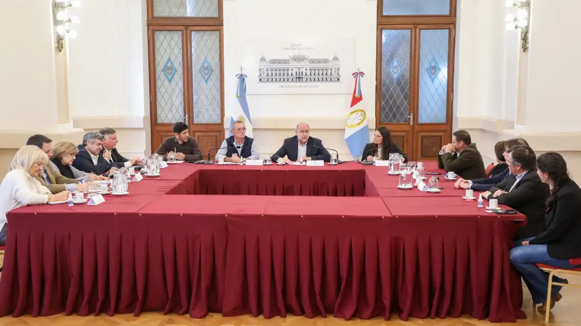 El gobernador Omar Perotti se reunió con la Mesa de Enlace