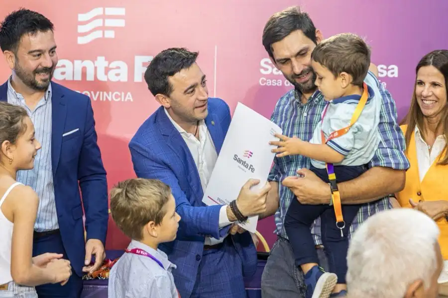La última entrega de escrituras se llevó a cabo esta semana en la ciudad de Santa Fe
