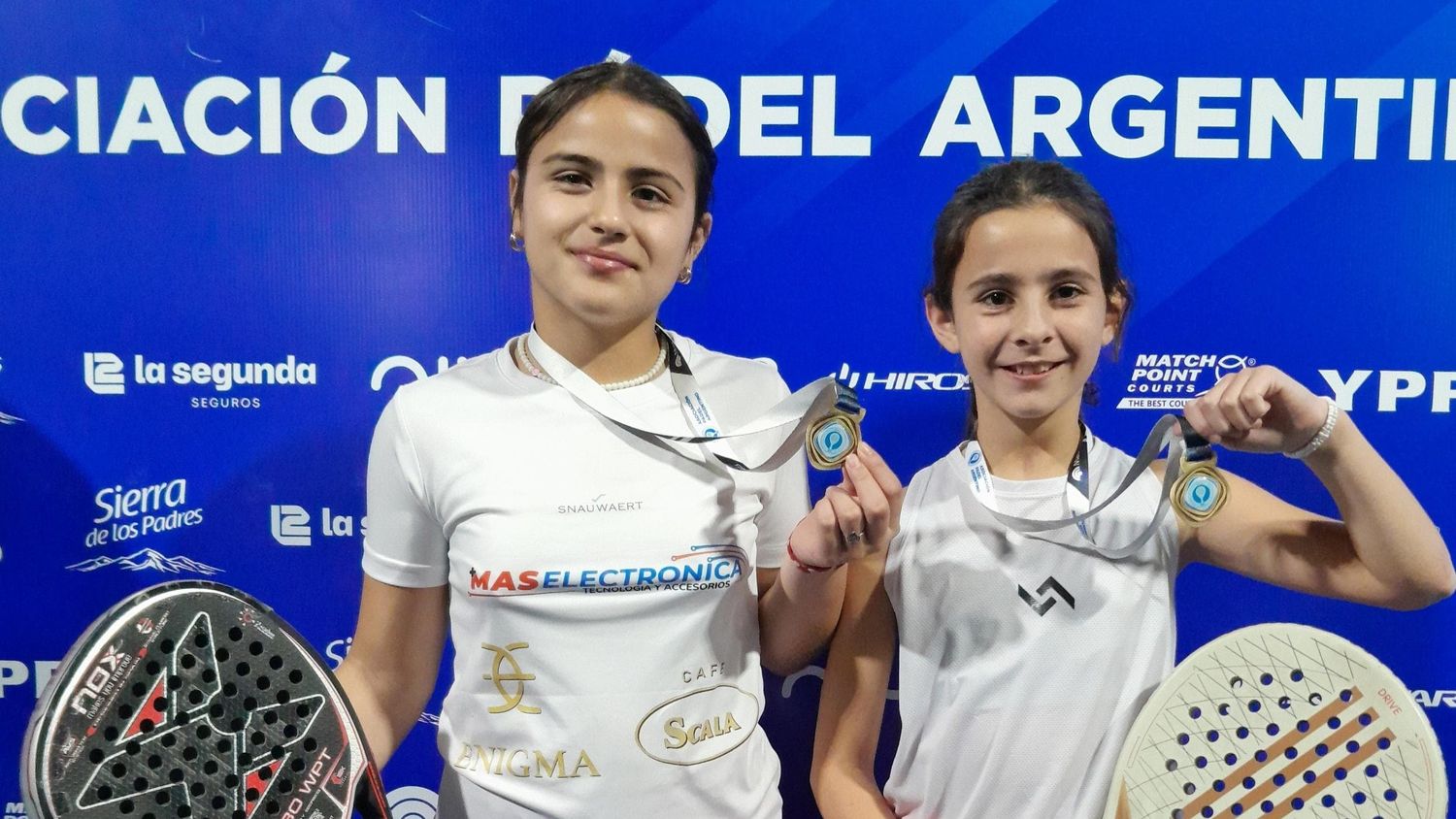 Isabella Gavilán y Camila González