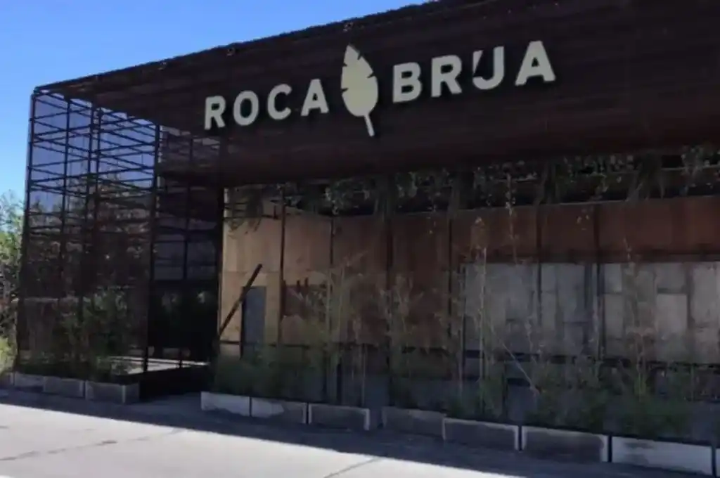 Villa Tesei: atacó con una botella de vidrio a un joven que conversaba con su exnovia