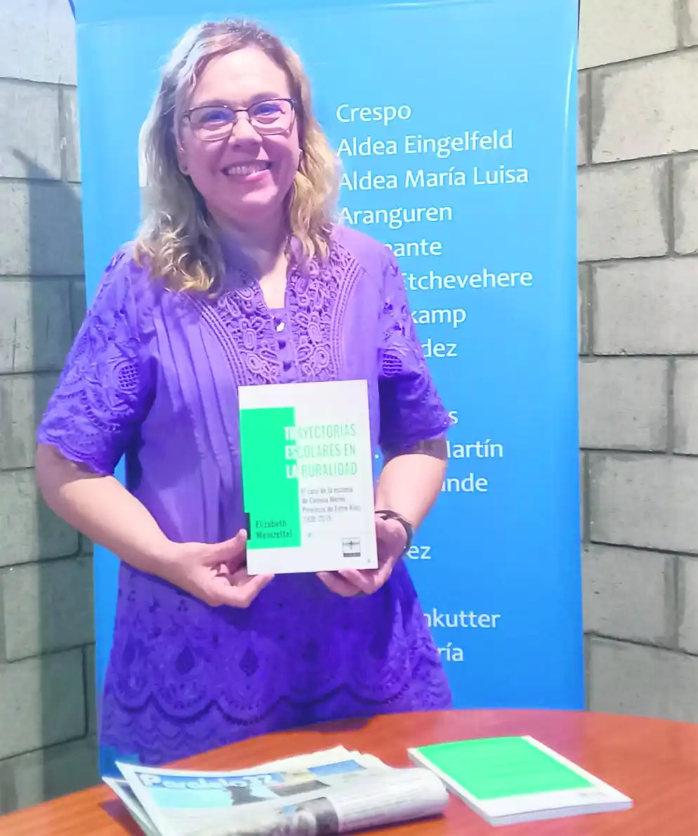 Llevó a Panamá su libro ‘Trayectorias escolares en la ruralidad’