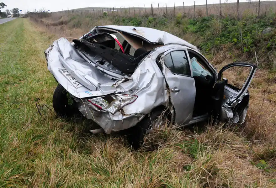 Un hombre fue trasladado al Hospital tras protagonizar un fuerte vuelco en la Ruta 30