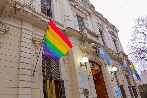 El mensaje oficial n el día LGTIQ: "Soy lo que soy porque así me defino"