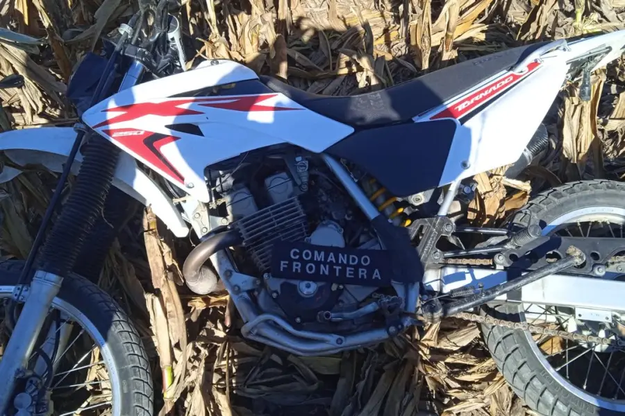 Violento asalto en la región: a mano armada, lo acorralaron dos delincuentes y le robaron la moto