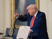 El presidente Trump firmó un decreto que reduce los precios de los medicamentos