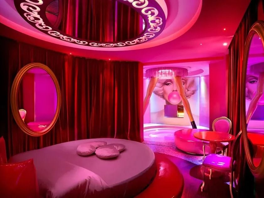 Confundieron el hotel y pasaron la noche entre orgías y látigos. Foto: The Sun