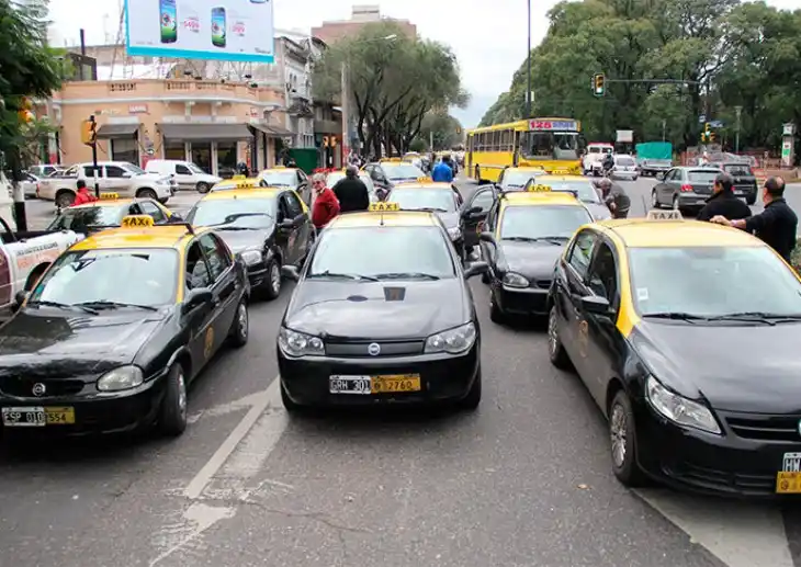 Taxistas aseguraron el servicio durante el fin de semana
