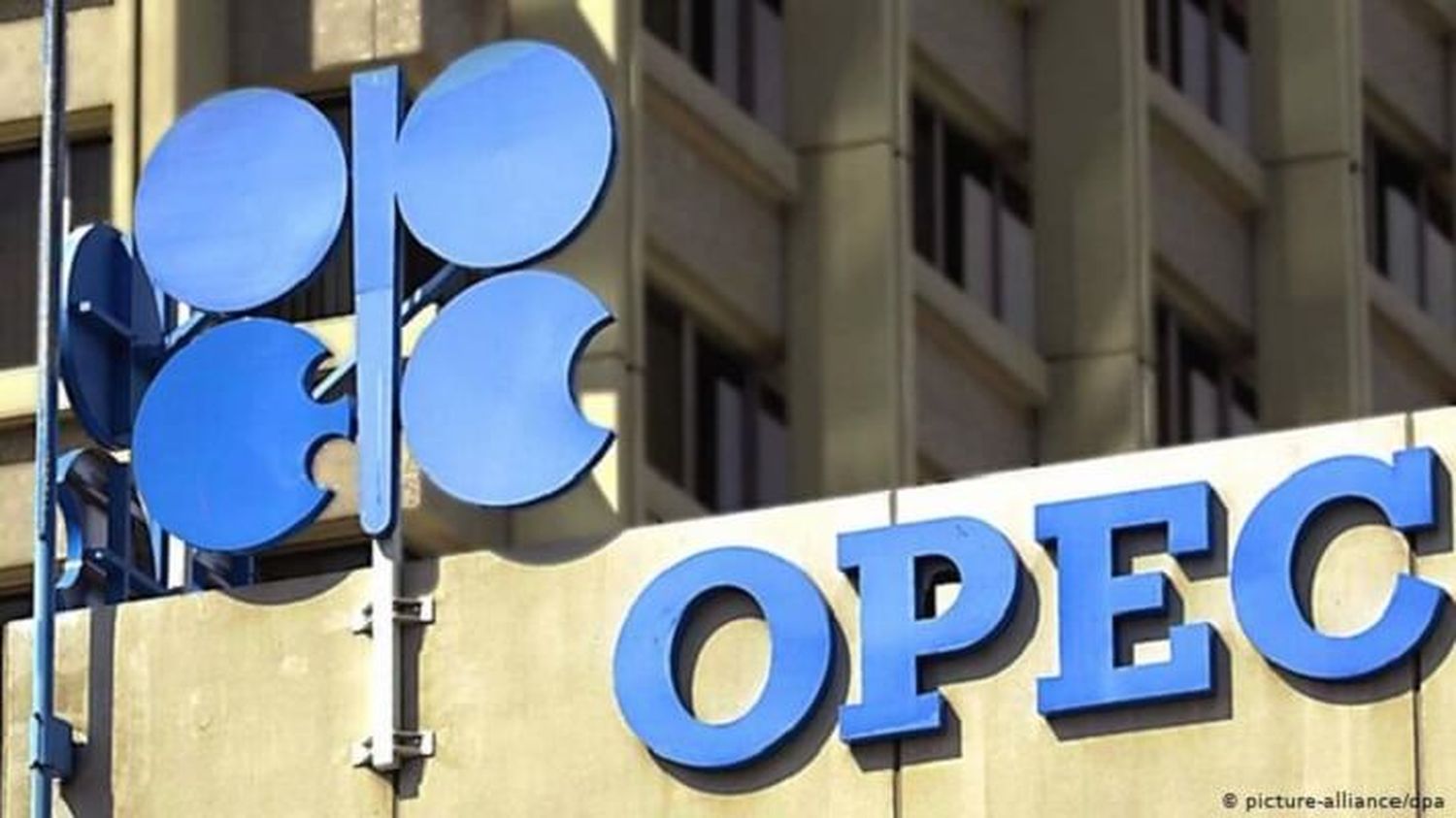 OPEP+ a punto de decidir aumento de la producción para frenar incremento de precios