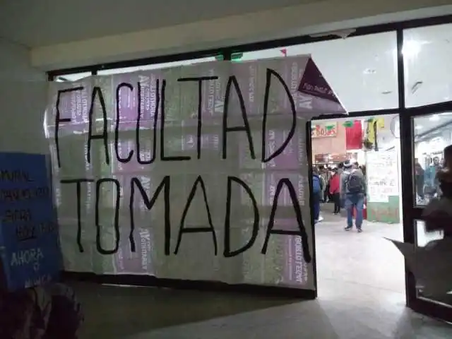 Aborto: Tomaron 4 facultades de La Plata porque "no los dejaban marchar al Congreso"